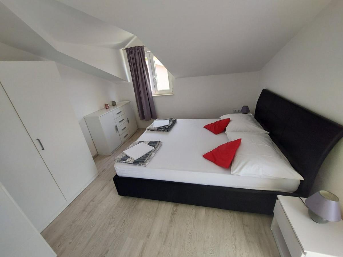 Apartments Durda Sibenik Bagian luar foto