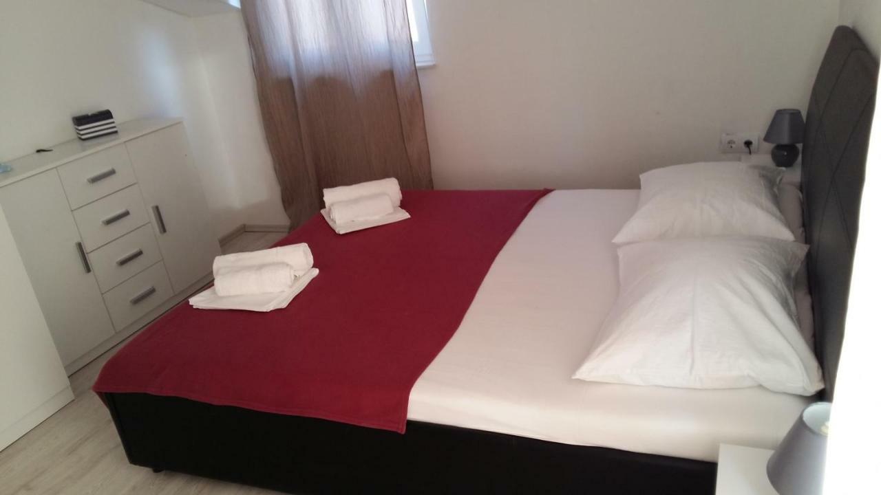 Apartments Durda Sibenik Bagian luar foto